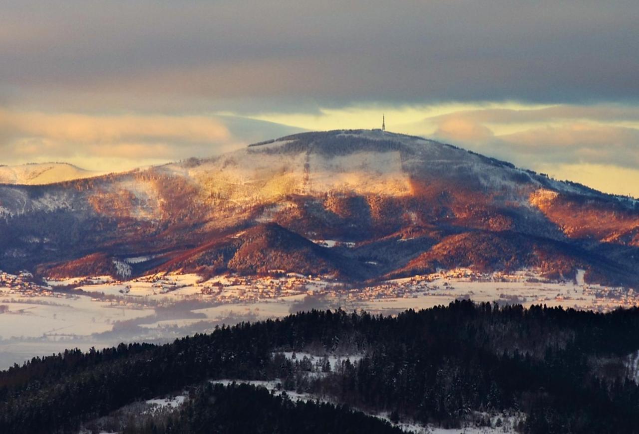 Noclegi Daglezja Pod Gora Zar เมียนจีบรอเจีย จีเวียซกิแย ภายนอก รูปภาพ